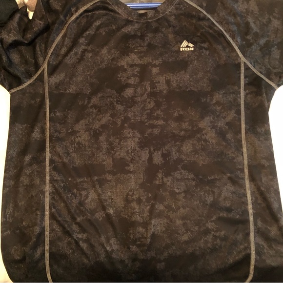 Reebok X-Dri Men’s shirt in black great for the gym or these hot summer days - Picture 4 of 12